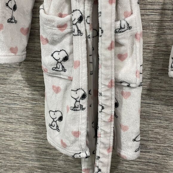 Peanuts Snoopy Womens Hooded Fleece Robe With Belt S/M - Picture 2 of 6